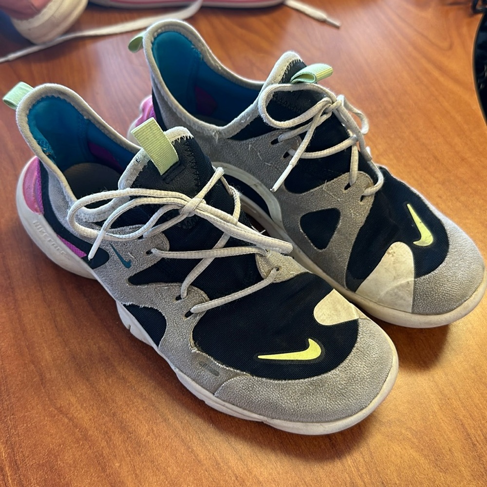Nike tennis shoes size 5.5 Y
